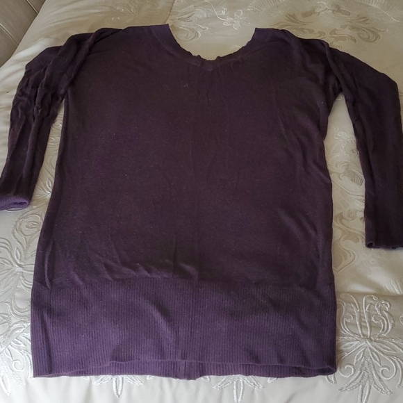 Sweater - Picture 1 of 2